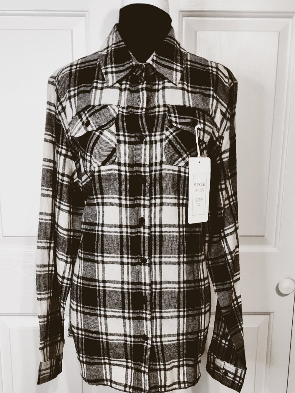 NWT Muse Looks Black & White Plaid Flannel Shirt